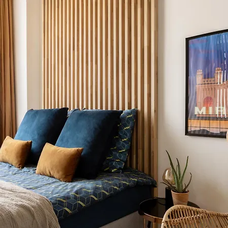 Superior Koszykowa / Plac Zbawiciela Varsovia